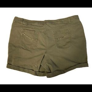 Sonoma forest green shorts *LIKE NEW*